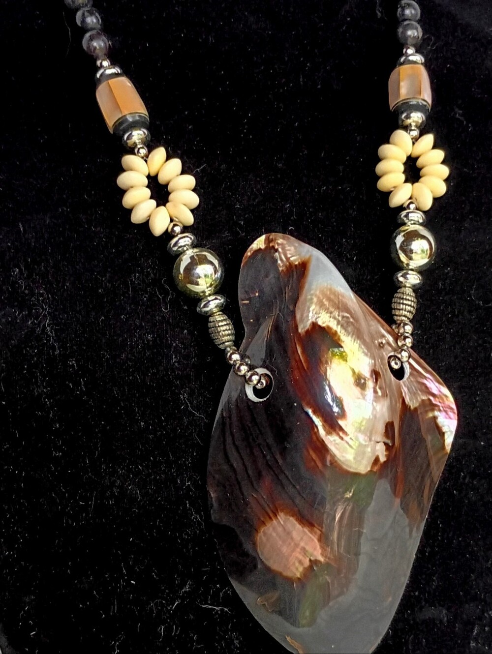 Beautiful Vintage Extra Large Shell Necklace